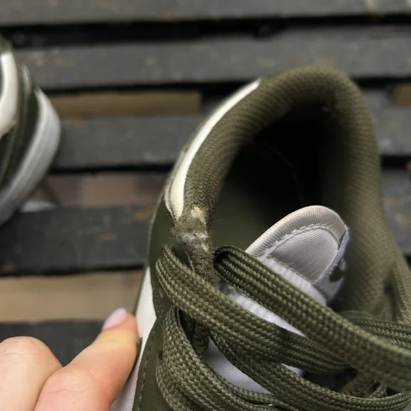 NIKE Women Dunk Low Medium Olive - Picture 8 of 9